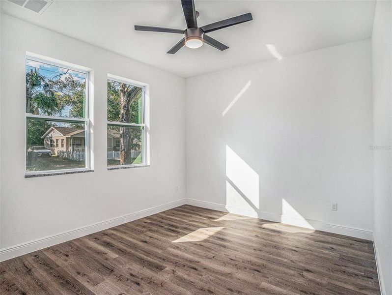 Spacious, unfurnished interior of a new home in , Tampa (Image 11).