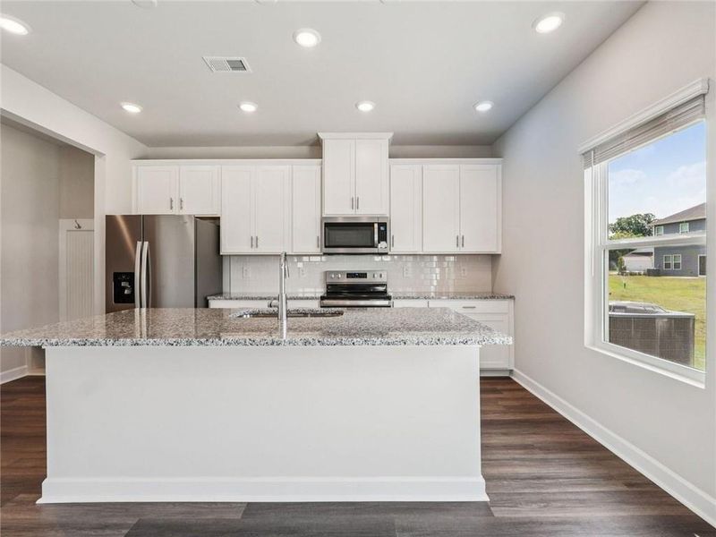 Furnished interior view inside a new home in Ivey Township, Dallas (Image 3).