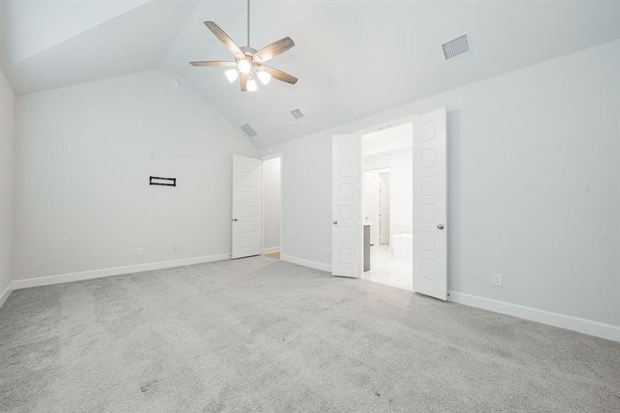 Spacious, unfurnished interior of a new home in Ventana 70', Fort Worth (Image 29).