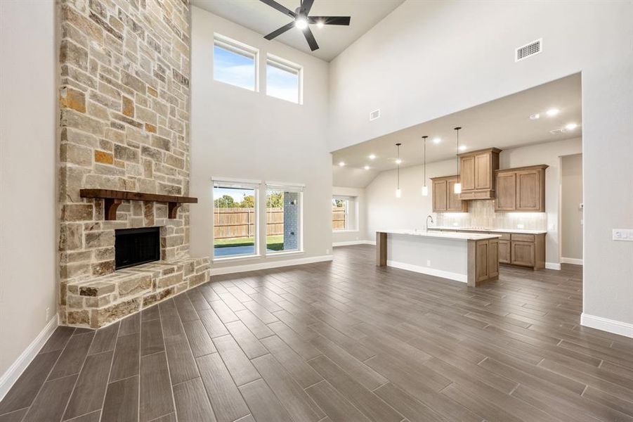 Spacious, unfurnished interior of a new home in Villages of Walnut Grove, Midlothian (Image 17).