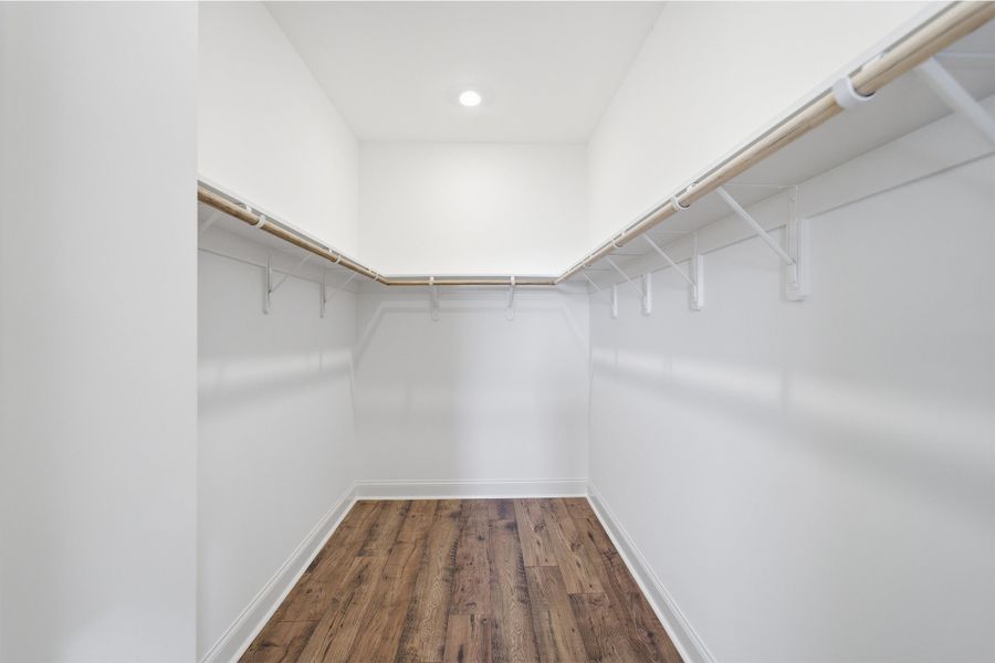 Spacious, unfurnished interior of a new home in Aden Woods, Fairview (Image 33).