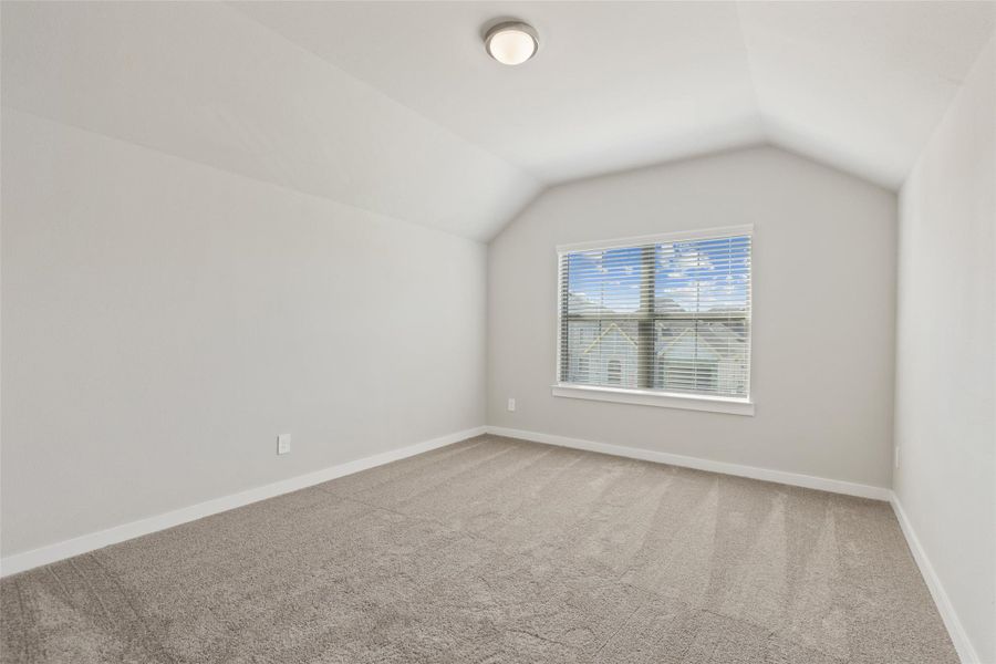 Spacious, unfurnished interior of a new home in Trinity Ranch, Elgin (Image 14).