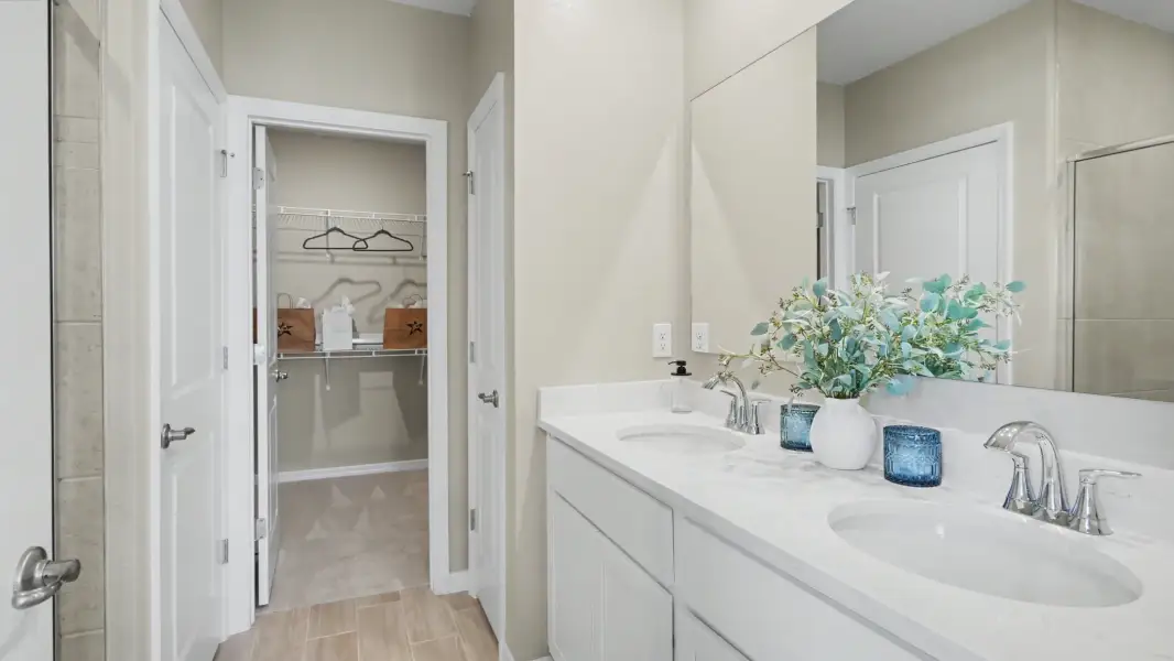 Representative furnished interior of a home built from the Lexington by Maronda Homes in Malabar Springs, Palm Bay (Image 31).