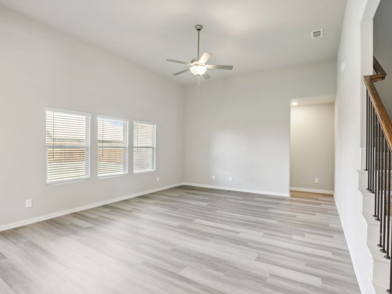 Spacious, unfurnished interior of a new home in Lakehaven - Premier Series, Farmersville (Image 17).