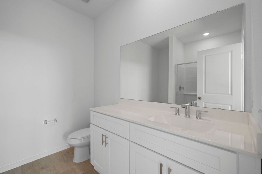 Owner's Bathroom Owner's Bathroom