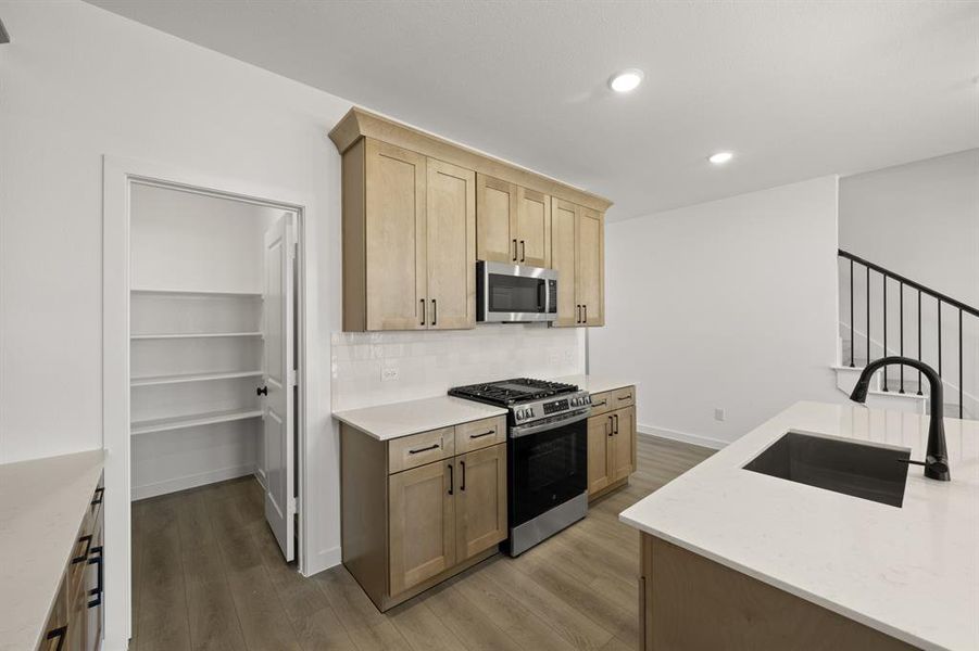 669 Tyronza- Kitchen-5