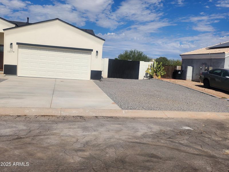 2c192f32-bda3-4d32-b21b-b61a60be1d88 2c192f32-bda3-4d32-b21b-b61a60be1d88