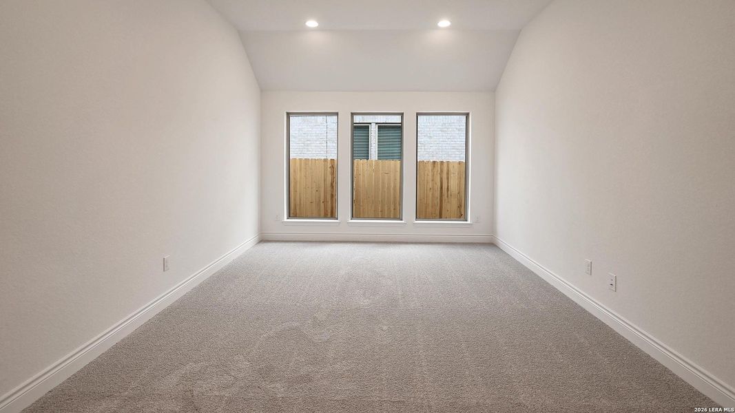 Spacious, unfurnished interior of a new home in Legacy at Lake Dunlap, New Braunfels (Image 20).