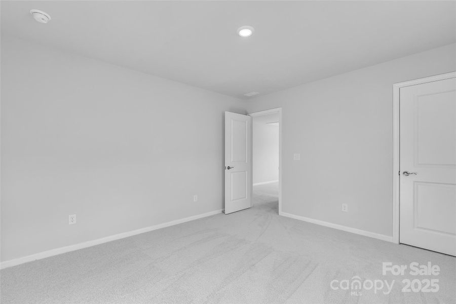 Spacious, unfurnished interior of a new home in Redhawk: Walk, Belmont (Image 29).