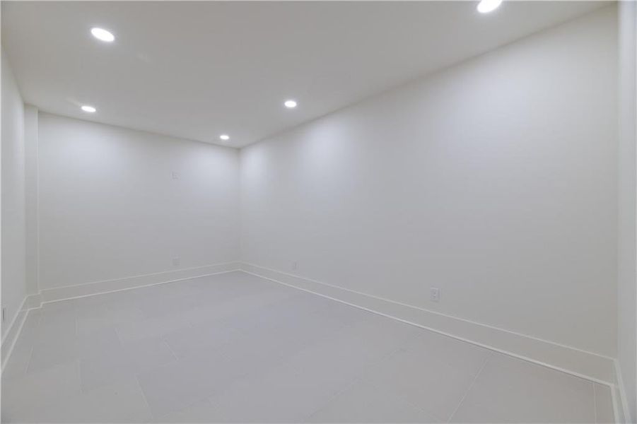 Spacious, unfurnished interior of a new home in , Smyrna (Image 23).