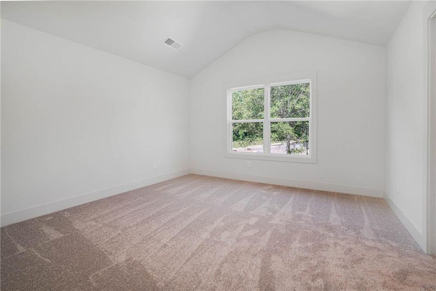 Spacious, unfurnished interior of a new home in Steeplechase, Hoschton (Image 21).