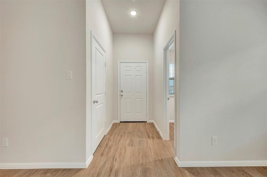 Spacious, unfurnished interior of a new home in ValleyBrooke, Mesquite (Image 18).