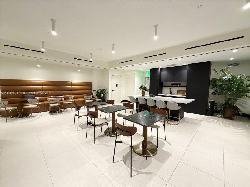 Community amenities in , Miami (Image 21).