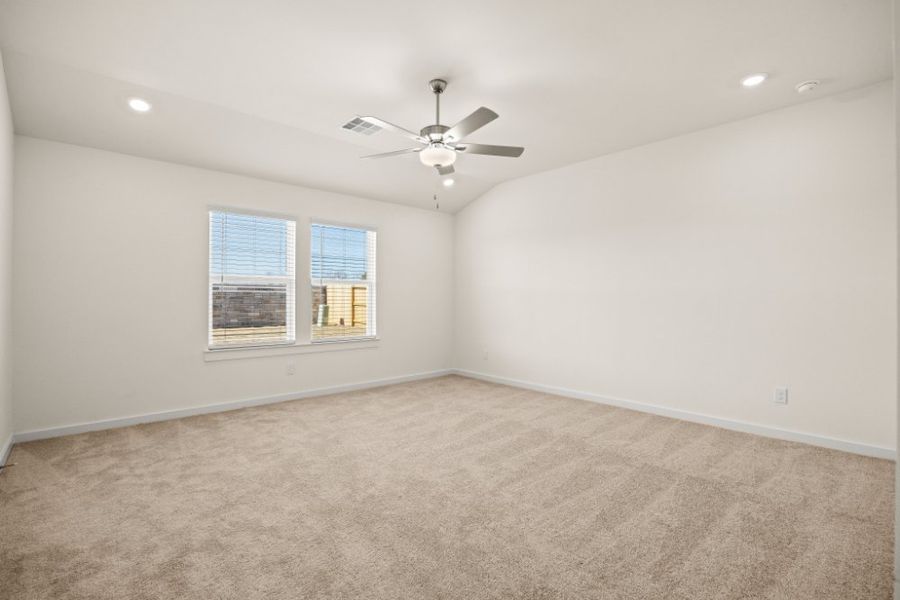 Spacious, unfurnished interior of a new home in Ashland, Houston (Image 28).