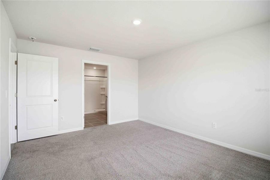Spacious, unfurnished interior of a new home in Mandarin Grove, Palmetto (Image 40).