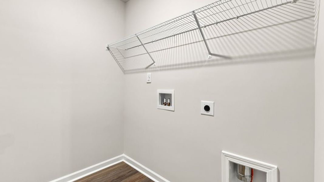 Spacious, unfurnished interior of a new home in Bentley Park, Greenwood (Image 33).