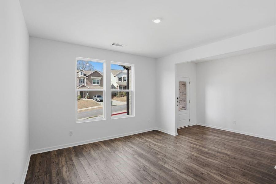 Spacious, unfurnished interior of a new home in Falls Creek, Flowery Branch (Image 13).