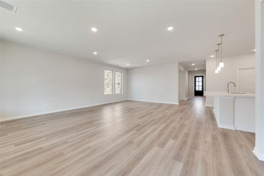 Spacious, unfurnished interior of a new home in Spiritas Ranch, Little Elm (Image 12).