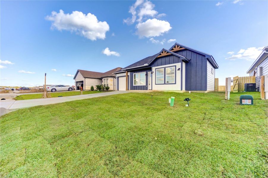 Exterior details and patio area of a home in , Cleveland (Image 28).