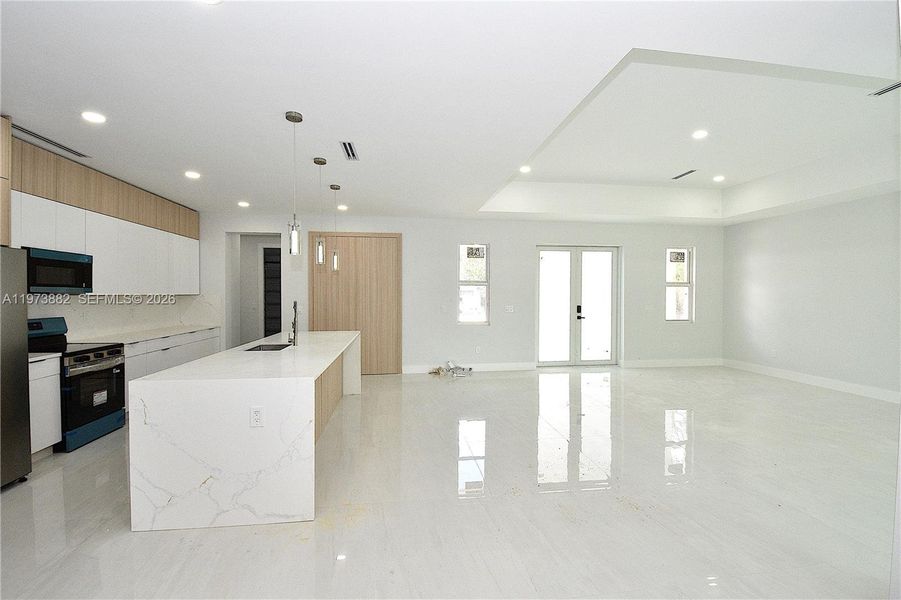 Spacious, unfurnished interior of a new home in , Lehigh Acres (Image 22).