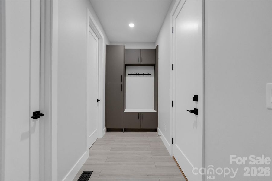 Spacious, unfurnished interior of a new home in , Leicester (Image 27).