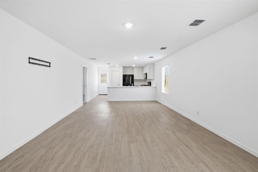 Spacious, unfurnished interior of a new home in Falcon Heights, Forney (Image 27).