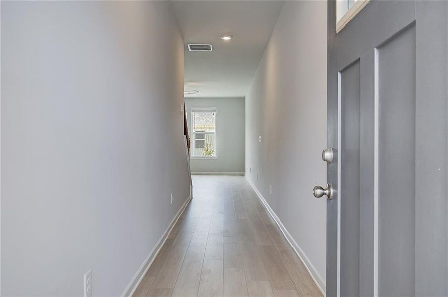 Spacious, unfurnished interior of a new home in Bowers Farm, McDonough (Image 11).