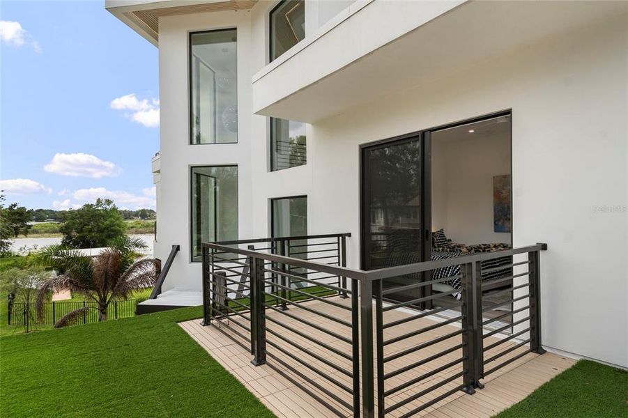 Exterior details and patio area of a home in , Windermere (Image 3).