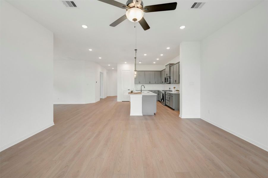 Spacious, unfurnished interior of a new home in Jordan Ranch - Terrace Collection, Fulshear (Image 20).