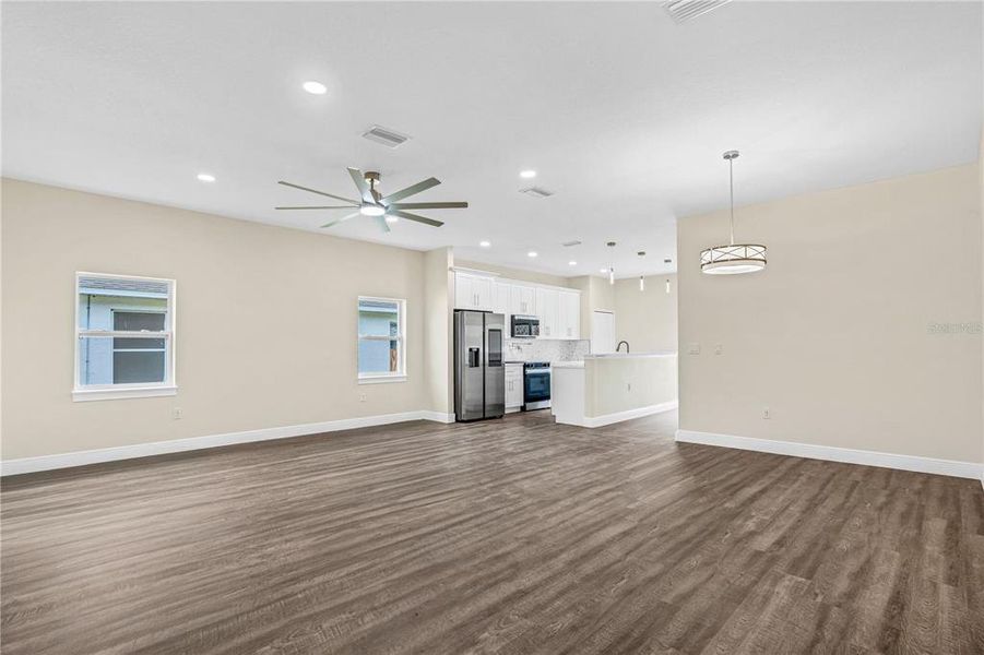 Spacious, unfurnished interior of a new home in , Daytona Beach (Image 15).