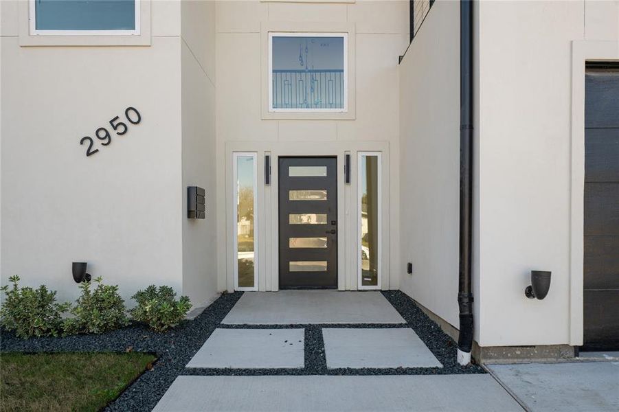 Exterior details and patio area of a home in , Dallas (Image 4).