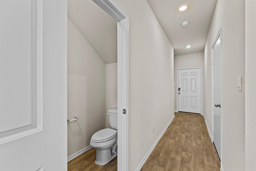 Spacious, unfurnished interior of a new home in Bollinger, Maxwell (Image 9).