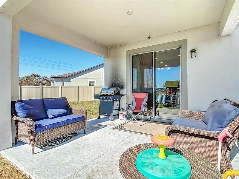 Exterior details and patio area of a home in Cobblestone, Zephyrhills (Image 23).