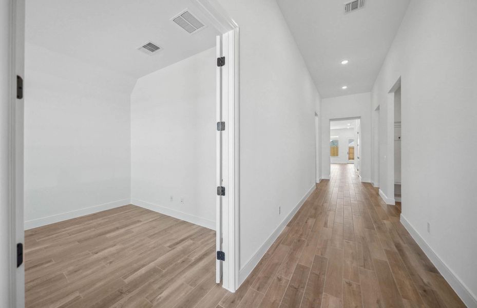 Image 12 of a home in Valencia. Image 12 of a home in Valencia.