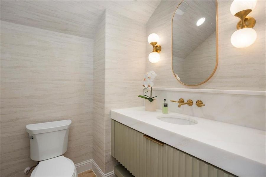 Furnished interior view inside a new home in , Dallas (Image 33). Furnished interior view inside a new home in , Dallas (Image 33).