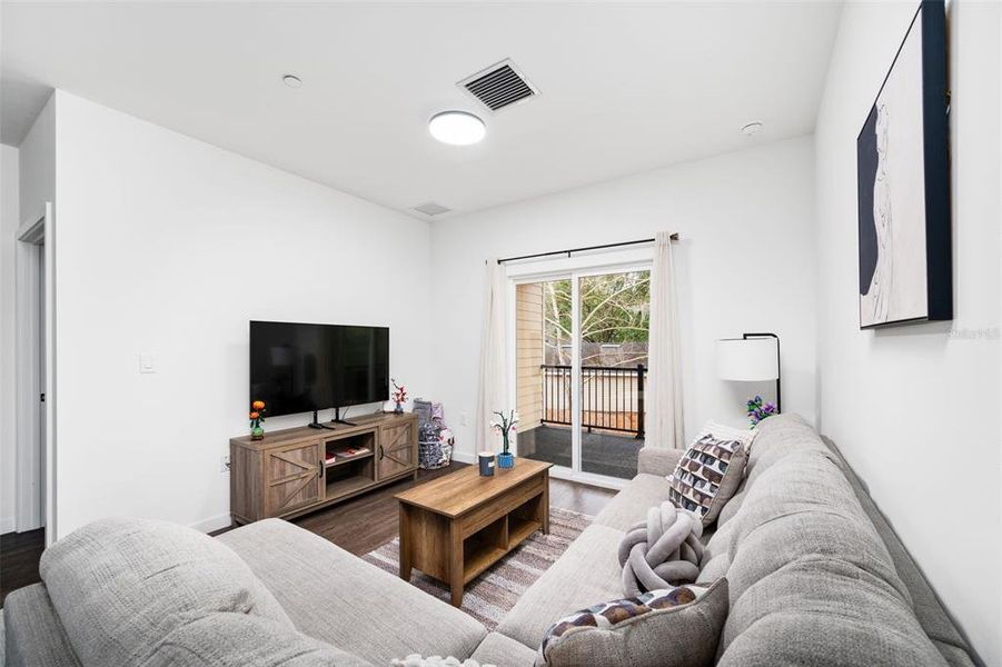 Furnished interior view inside a new home in , Gainesville (Image 15).