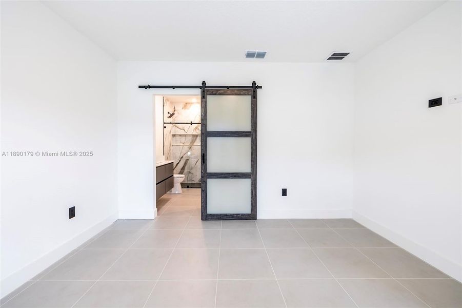 Spacious, unfurnished interior of a new home in , Palm Bay (Image 16). Spacious, unfurnished interior of a new home in , Palm Bay (Image 16).