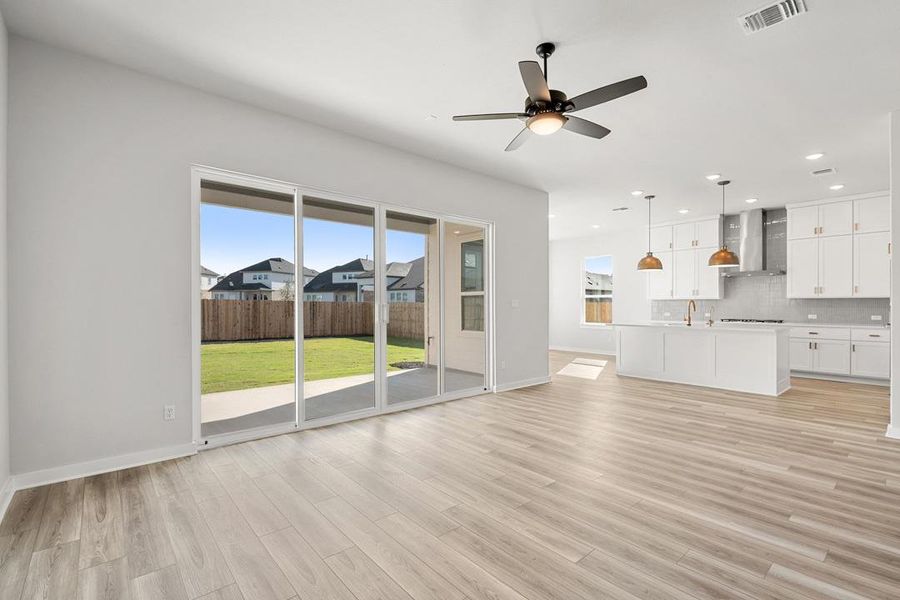 Spacious, unfurnished interior of a new home in Heritage, Dripping Springs (Image 16).