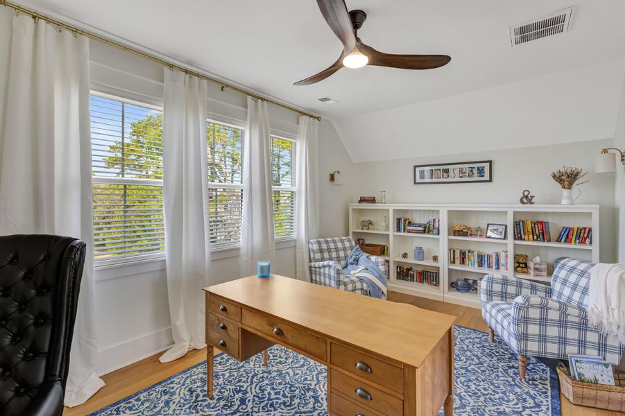 Furnished interior view inside a new home in , Wando (Image 6).