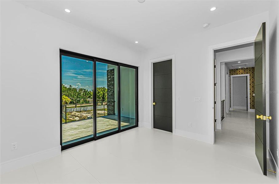 Spacious, unfurnished interior of a new home in , Treasure Island (Image 82).
