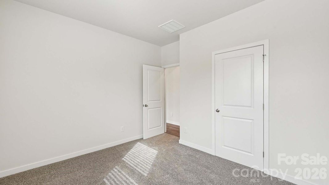 Spacious, unfurnished interior of a new home in Sonoma Hills, Charlotte (Image 18).
