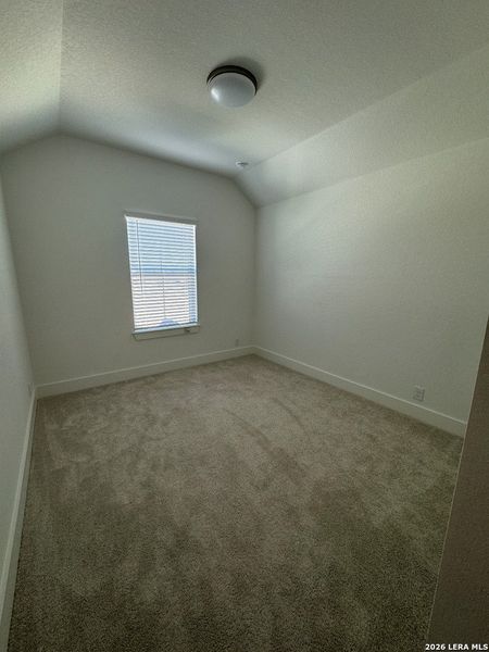 Spacious, unfurnished interior of a new home in Davis Ranch, San Antonio (Image 10).