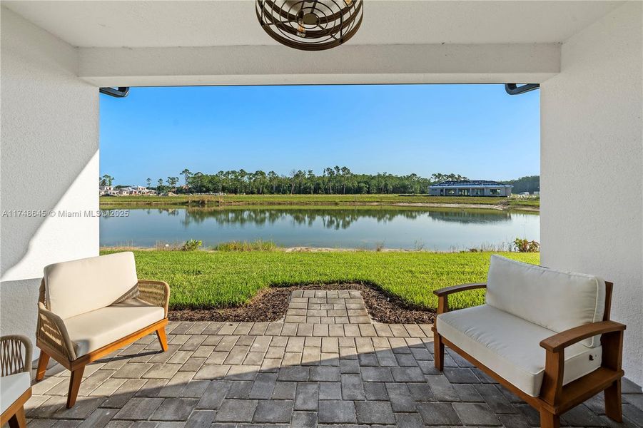 Exterior details and patio area of a home in , Fort Myers (Image 3).