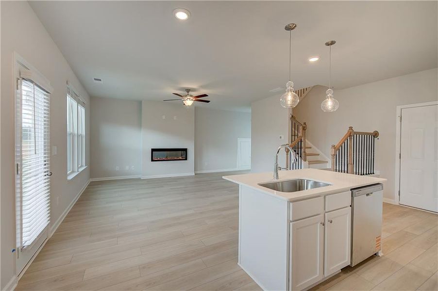 Furnished interior view inside a new home in Chapel Hill, Newnan (Image 7).