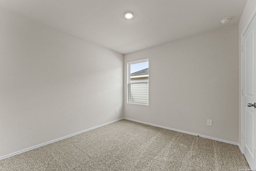 Spacious, unfurnished interior of a new home in Bollinger, Uhland (Image 13).