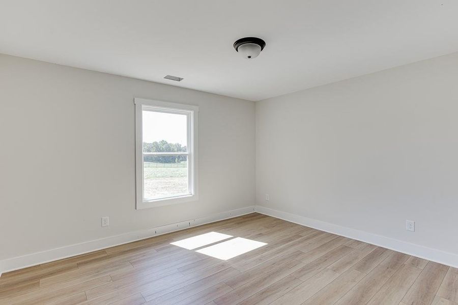 Spacious, unfurnished interior of a new home in , Hartwell (Image 29).