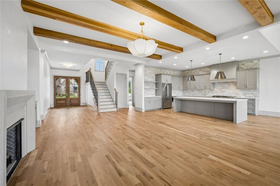 Spacious, unfurnished interior of a new home in , Bogart (Image 24).