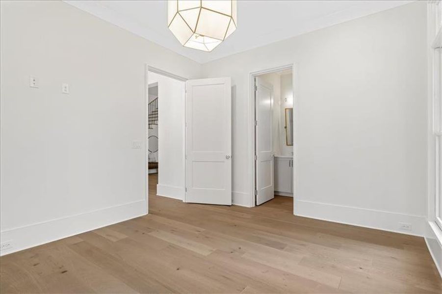 Spacious, unfurnished interior of a new home in , Atlanta (Image 14).