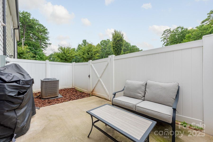 Enclosed Back Patio/Privacy Fence