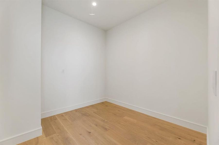 Spacious, unfurnished interior of a new home in Amarra Villas, Austin (Image 19).